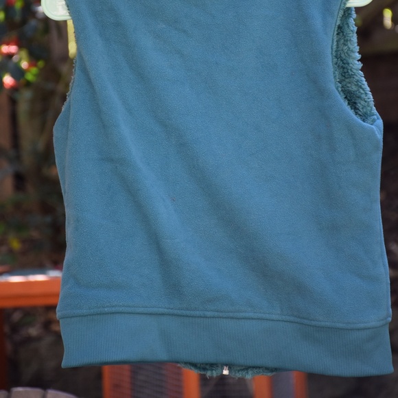 Carol Rose Turquoise Fuzzy Warm Vest - Picture 4 of 8